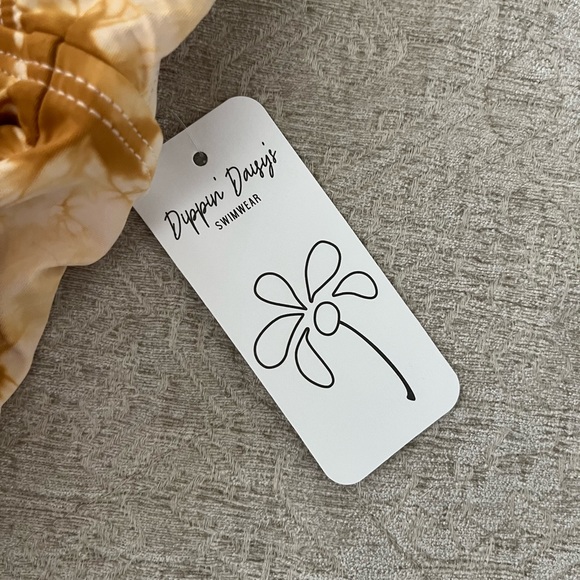 Dippin’ Daisy’s honey high cut one piece swimsuit - Picture 5 of 8